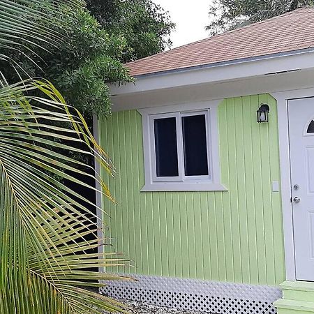 Apartamento Budget & Basic In Local Neighborhood, 7Min Drive To Downtown Nassau Beach Paradise Exterior foto
